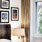 Hotel The Shire 3*