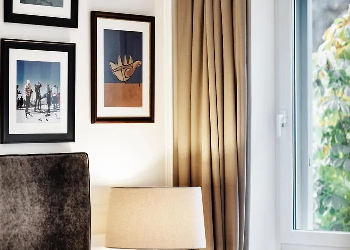 Szálloda The Shire 3*